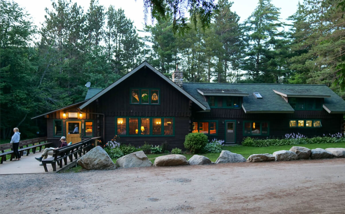 adirondacks loj at heart lake - Himalayan Institute