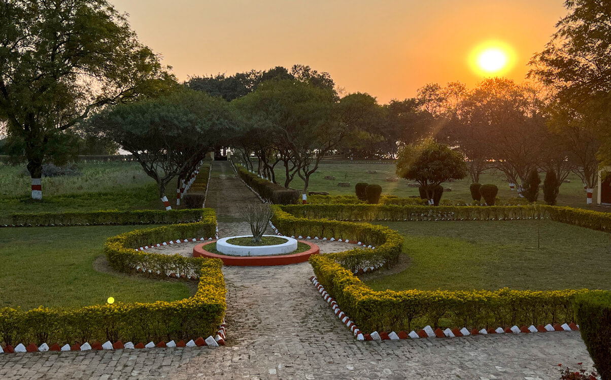 excursions rudra yaga 2025 main campus courtyard - Himalayan Institute