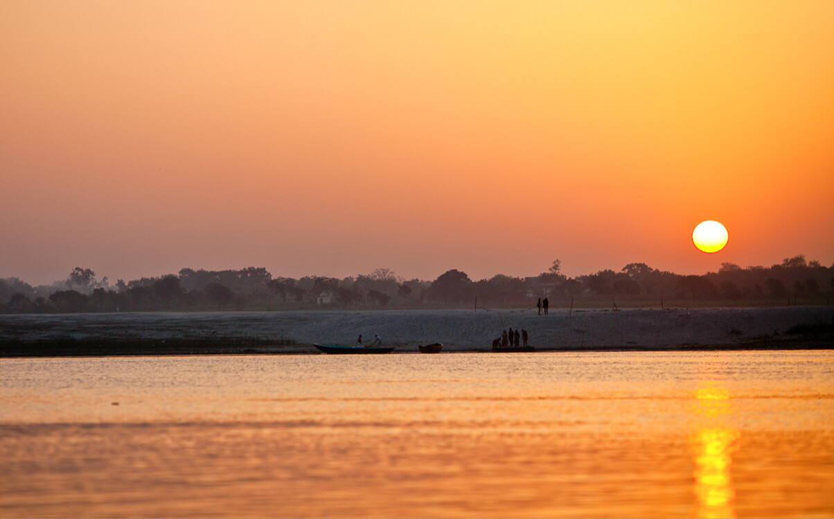 views from the boatride on the ganga side - Himalayan Institute